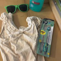 Occhiali da sole, Spazzolino & Camicia, come riportato da Familie Resort Molenwaard utilizzando iLost
