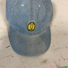 Cappellino da baseball, come riportato da Artis utilizzando iLost