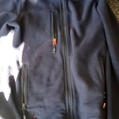 조끼 Blauw fleece, iLost를 사용하여 Connexxion Amstelland-Meerlanden Schiphol Zuid에 보고됨