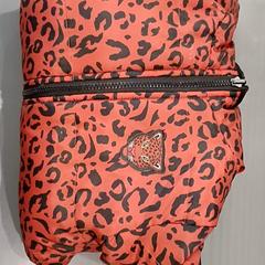 Children's jacket, as reported by Qbuzz GD Groningen HS using iLost