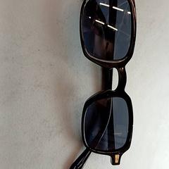 Lentes noires, segundo informou IKEA Nantes usando iLost