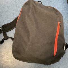 バックパック がiLostで Breng Arnhem によって報告されました
