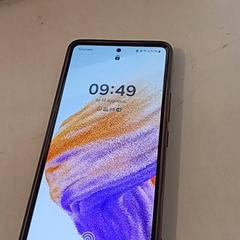 Iphone zwart met doorschijnend hoesje, ha sido reportado por Pukkelpop Camping Chill con iLost