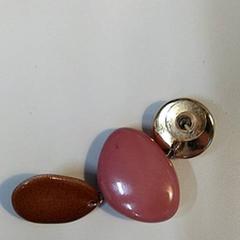 Náušnica Roze, drie steentjes, ako bolo nahlásené IKEA Gent pomocou iLost