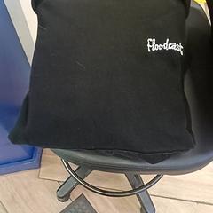 Camisola, como reportado por IKEA Nantes utilizando o iLost