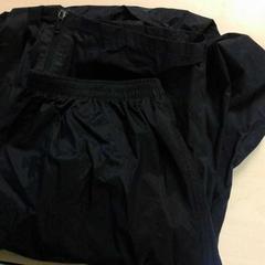 Blauwe regenbroek, conforme relatado por Connexxion Zeeland usando o iLost