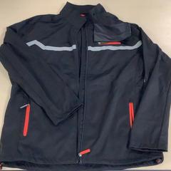 Chaqueta Zwart met rode ritsen, segundo informou Diakonessenhuis Utrecht usando iLost