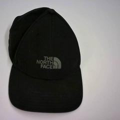 Casquette de baseball zwart, a été signalé par Bobbejaanland utilisant iLost