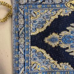المحافظ، كما تم الإبلاغ عنه بواسطة GVB عبر iLost