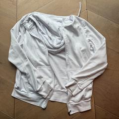 조끼 white, iLost를 사용하여 Hotel Apeldoorn에 보고됨