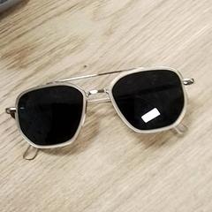 Gafas de sol, ha sido reportado por Beekse Bergen Resorts en Hotel con iLost