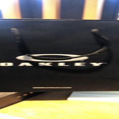Purchase oakley, segons ha informat Designer Outlet Roermond mitjançant iLost