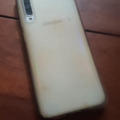 Samsung phone, jak bylo nahlášeno na iLost