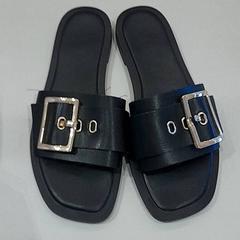 Slippers Zwart, zoals gemeld door Van der Valk Hotel Schiphol met iLost