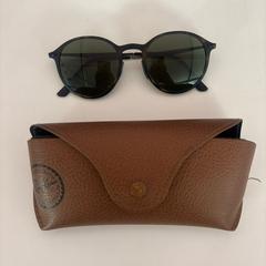 Zonnebril rayban, zoals gemeld door Zwarte Cross met iLost