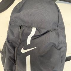 Mochila Nike, segundo informou Avonturenpark Hellendoorn usando iLost
