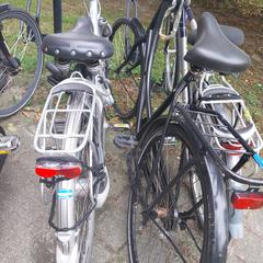 Drie fietsen, amint azt az iLostnak jelentették.