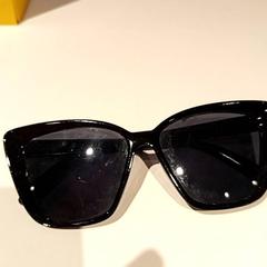 Sunglasses, as reported by Pathé Scheveningen using iLost