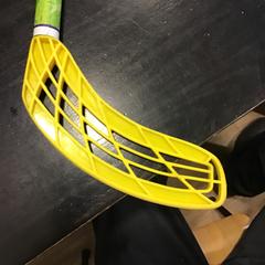 Hockey makila, gisa salatu by Qbuzz U-OV iLost erabiliz