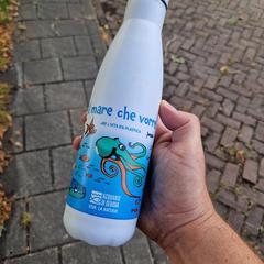 Water bottle Acquario Di Genova, iLost에 보고됨