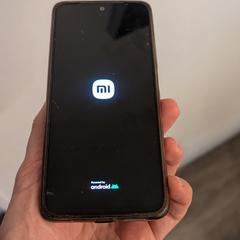 Dark green Redmi Android phone, amint azt az iLostnak jelentették.