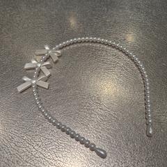 ヘアバンド vit がiLostで IKEA Kållered によって報告されました