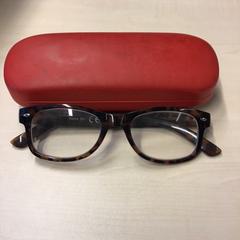 Bril met brillenkoker, a été signalé par Gemeente Nijmegen utilisant iLost