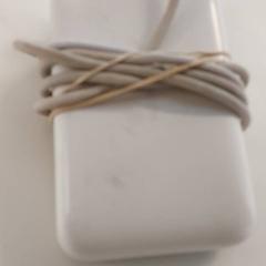 Elettronica - powerbank, come riportato da Regio Antwerpen - Brussel utilizzando iLost