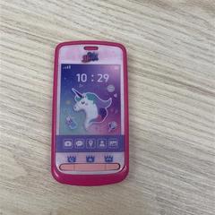Leksaks telefon rosa med en enhörning, iLost를 사용하여 IKEA Jönköping에 보고됨