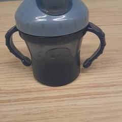 Mugg med napp Grå plast, ha sido reportado por IKEA Gävle con iLost