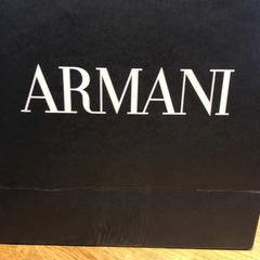 Purchase armani, jak nahlášeno Designer Outlet Roermond pomocí iLost