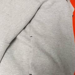 Kleding - Vest, amint azt Regio Antwerpen - Brussel az iLost segítségével jelentette.