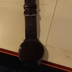 Smartwatch zwarte polar smartwatch, como reportado por Pukkelpop Camping Chill utilizando o iLost