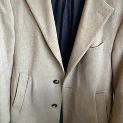 İLost kullanarak MEININGER Hotel Berlin Central Station tarafından bildirildiği gibi Blazer Grau und Blau