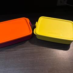 Tupperware red/orange/yellow, zoals gemeld door Hotel Apeldoorn met iLost