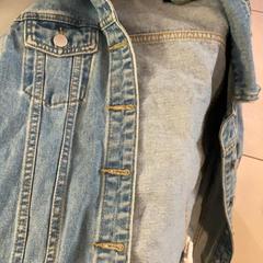 Bunda Boohoo blue jacket, jak nahlášeno MEININGER Hotel Budapest Great Market Hall pomocí iLost