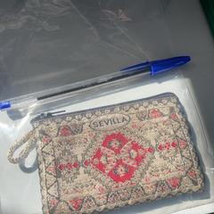 지갑, iLost를 사용하여 Zwarte Cross에 보고됨