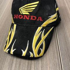 야구모자 Honda, zwart met geel, iLost를 사용하여 Pathé Helmond에 보고됨