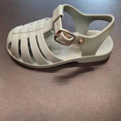 Sandal Bebe, rapporterat av IKEA Nice Saint Isidore med iLost