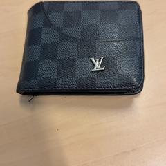 財布 がiLostで RET によって報告されました
