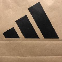 Purchase adidas, zgłoszono przez Designer Outlet Roermond przy użyciu iLost