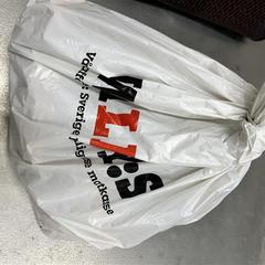 Saco de plástico, como reportado por IKEA Linköping utilizando o iLost