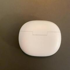 Ohrhörer Redmi, gemeldet von MEININGER Hotel Hamburg City Center über iLost