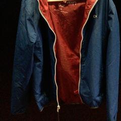 Kurtka Blauw rood, zgłoszono przez TivoliVredenburg przy użyciu iLost