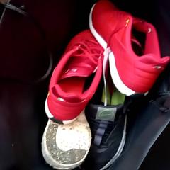 Zapatillas deportivas, segundo informou Leonardo Royal Hotel Amsterdam usando iLost