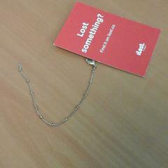 Armbandje, ha sido reportado por Connexxion Hoekse Waard/Goeree Overflakkee usando iLost