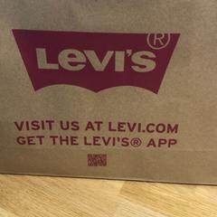 Purchase levi's, jak nahlášeno Designer Outlet Roermond pomocí iLost