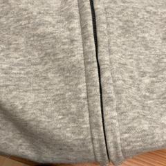Sudadera con capucha, segundo informou IKEA神戸 usando iLost