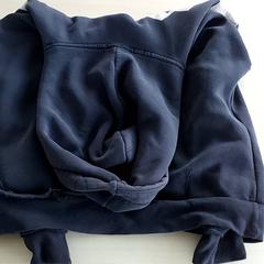 Kleding - Hoodie zwart, ha sido reportado por Centraal magazijn con iLost