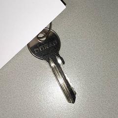 Keys, as reported by Regio Antwerpen - Brussel using iLost